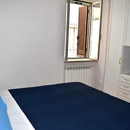 Suali Nel Borgo