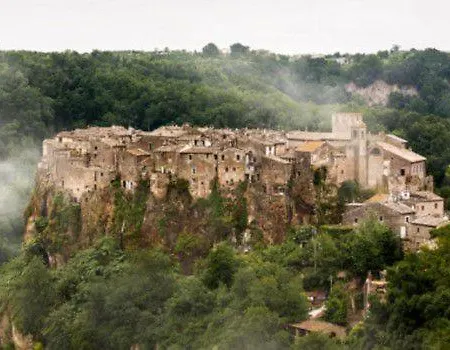 Suali Nel Borgo *