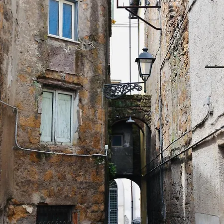 Suali Nel Borgo Apartment *